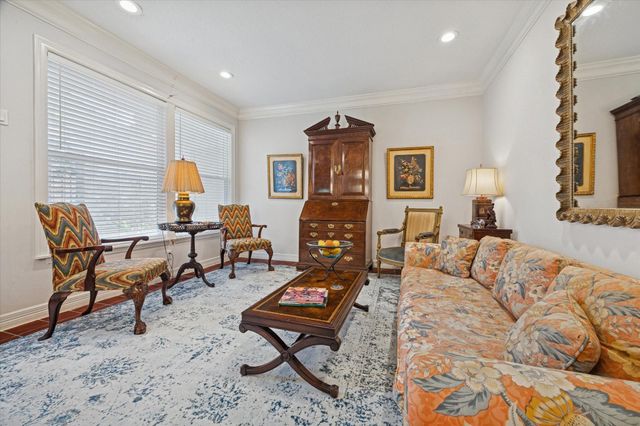 5818 Valley Forge Drive 108, Houston, TX 77057