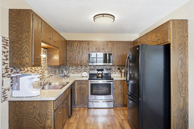 961 4th Avenue W B, West Fargo, ND 58078