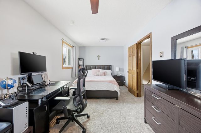 961 4th Avenue W B, West Fargo, ND 58078