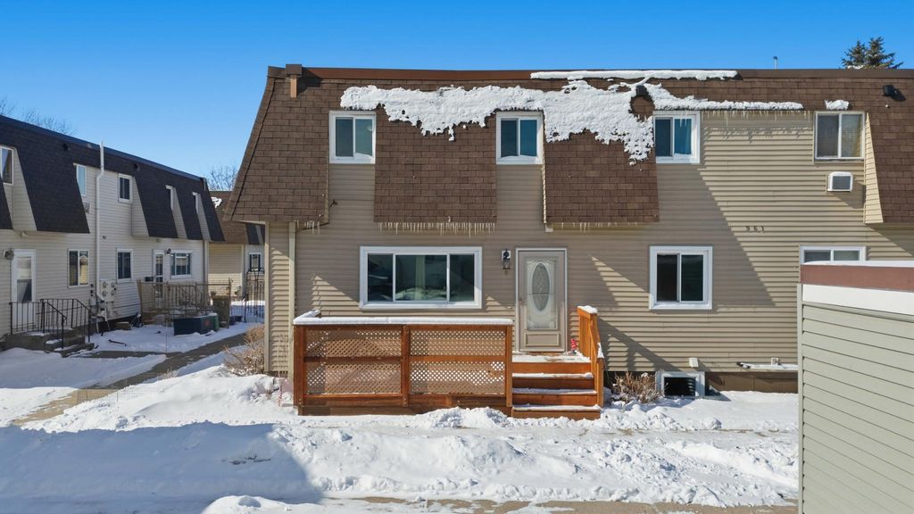 961 4th Avenue W B, West Fargo, ND 58078