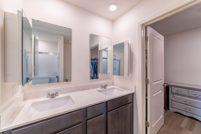605 Ensign Place, Hebron, IN 46341