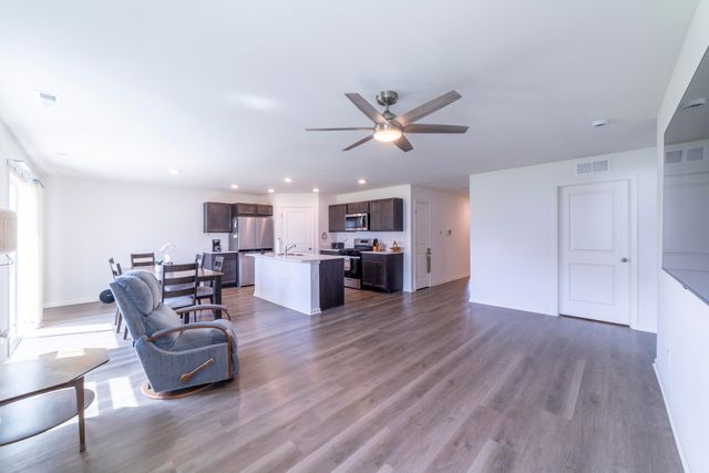 605 Ensign Place, Hebron, IN 46341