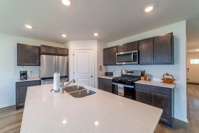 605 Ensign Place, Hebron, IN 46341
