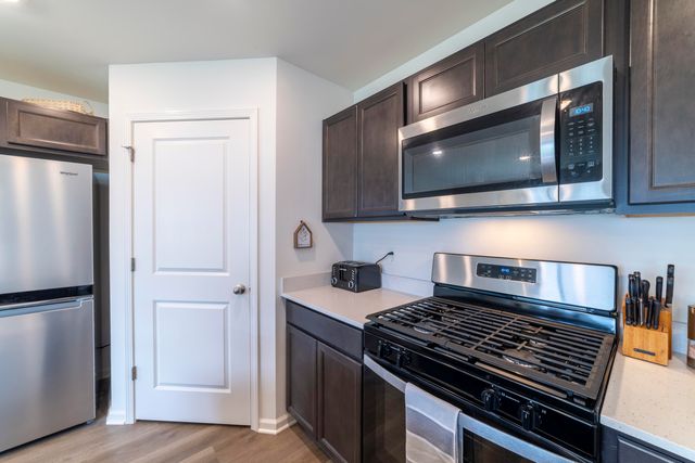 605 Ensign Place, Hebron, IN 46341