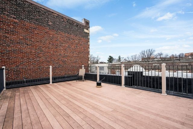 114 Strathmore Rd 404, Boston, MA 02135