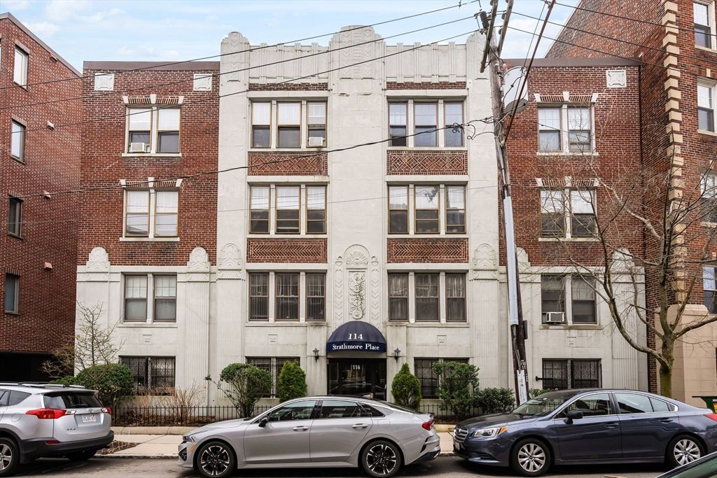114 Strathmore Rd 404, Boston, MA 02135
