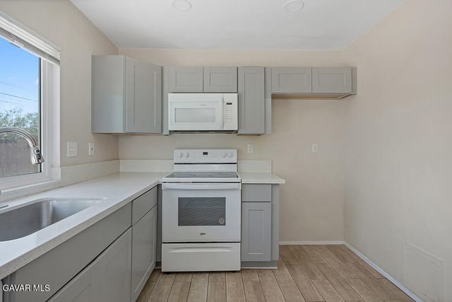 44556 Fenhold Street, Lancaster, CA 93535