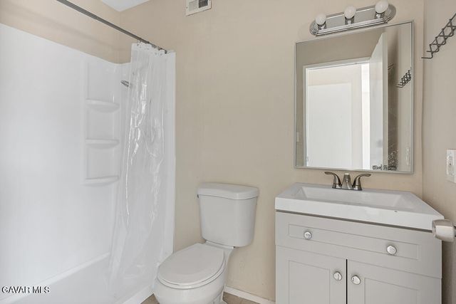 44556 Fenhold Street, Lancaster, CA 93535