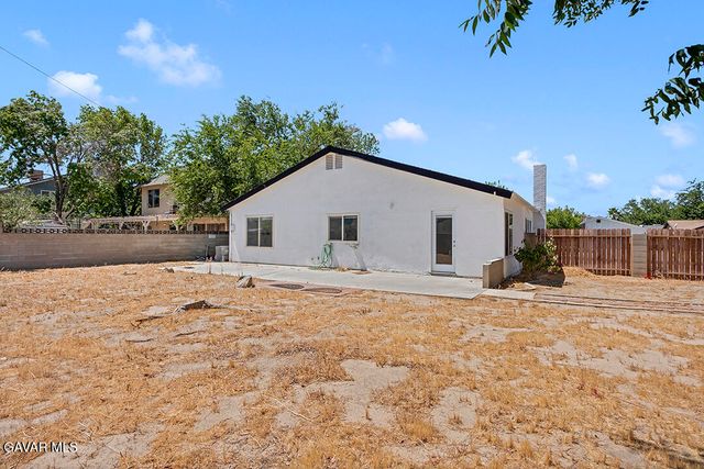 44556 Fenhold Street, Lancaster, CA 93535