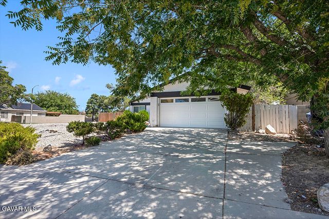 44556 Fenhold Street, Lancaster, CA 93535