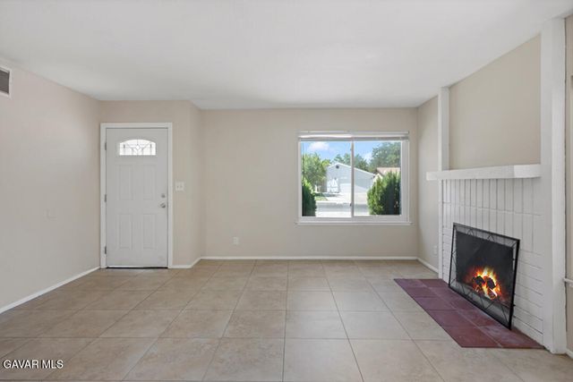 44556 Fenhold Street, Lancaster, CA 93535