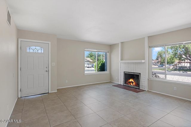 44556 Fenhold Street, Lancaster, CA 93535