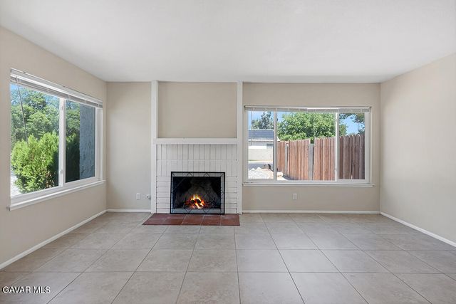 44556 Fenhold Street, Lancaster, CA 93535