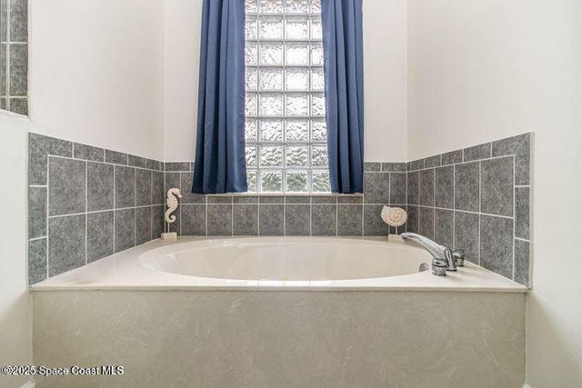 2067 Windbrook Drive SE, Palm Bay, FL 32909