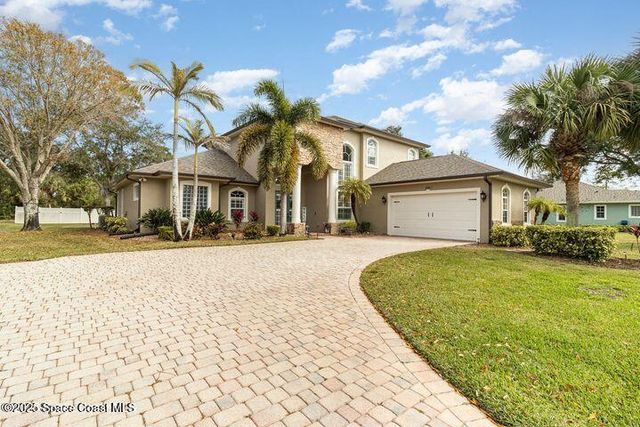 2067 Windbrook Drive SE, Palm Bay, FL 32909