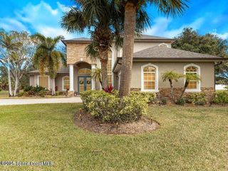 2067 Windbrook Drive SE, Palm Bay, FL 32909