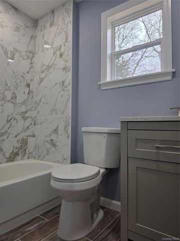 37 Linden Lane, Shirley, NY 11967