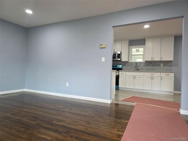 37 Linden Lane, Shirley, NY 11967
