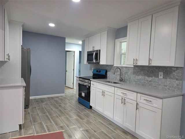 37 Linden Lane, Shirley, NY 11967