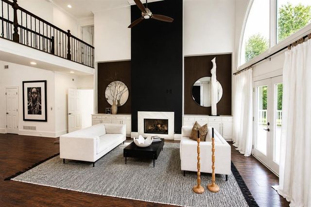 915 Renaissance Way, Roswell, GA 30076