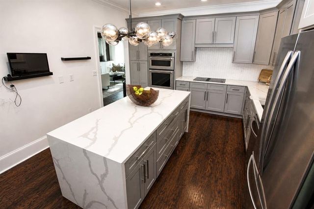 915 Renaissance Way, Roswell, GA 30076