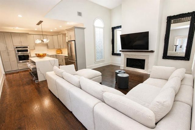 915 Renaissance Way, Roswell, GA 30076