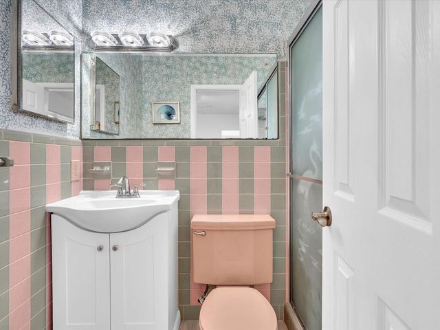 2193 NE 172nd St 2193, North Miami Beach, FL 33162