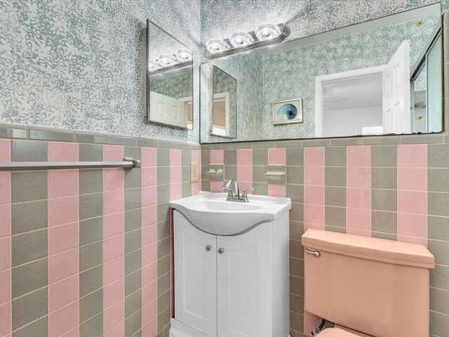 2193 NE 172nd St 2193, North Miami Beach, FL 33162