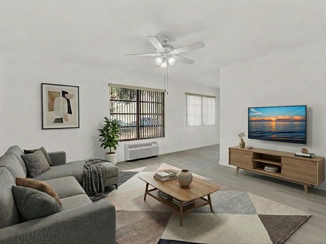 2193 NE 172nd St 2193, North Miami Beach, FL 33162