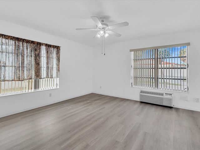 2193 NE 172nd St 2193, North Miami Beach, FL 33162