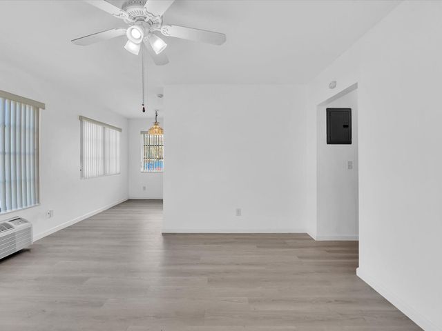 2193 NE 172nd St 2193, North Miami Beach, FL 33162