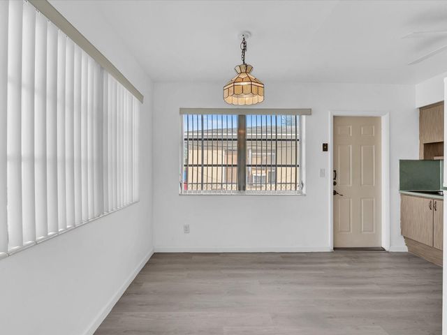 2193 NE 172nd St 2193, North Miami Beach, FL 33162