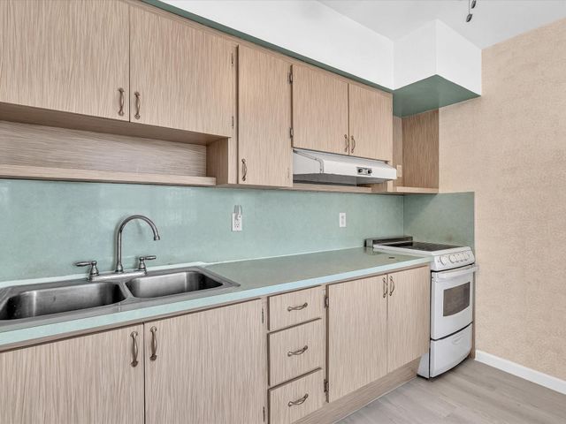 2193 NE 172nd St 2193, North Miami Beach, FL 33162