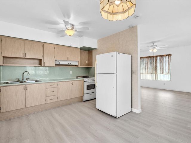 2193 NE 172nd St 2193, North Miami Beach, FL 33162