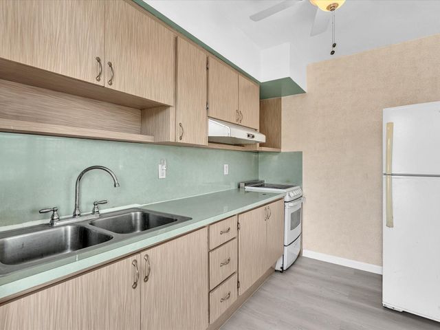 2193 NE 172nd St 2193, North Miami Beach, FL 33162