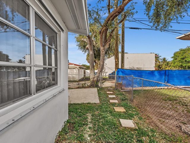 2193 NE 172nd St 2193, North Miami Beach, FL 33162