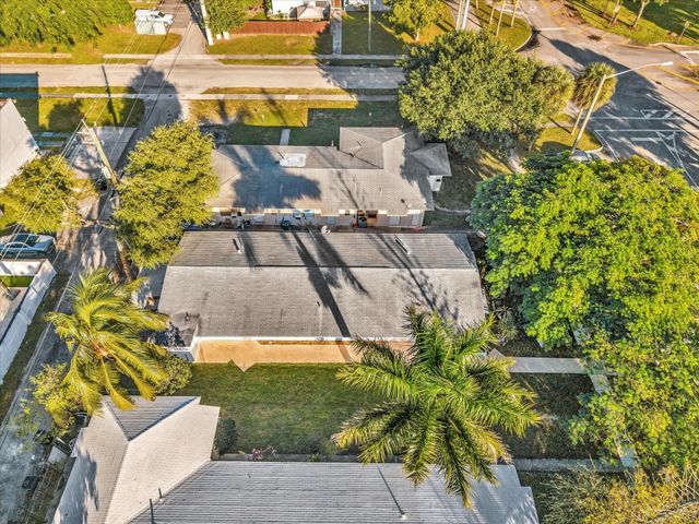 2193 NE 172nd St 2193, North Miami Beach, FL 33162