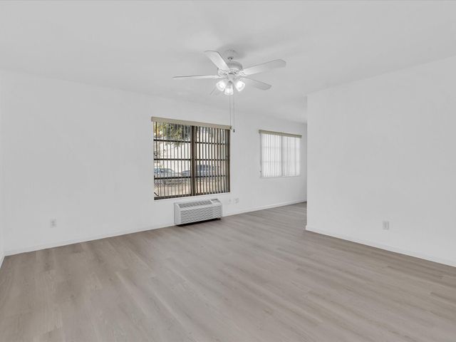 2193 NE 172nd St 2193, North Miami Beach, FL 33162