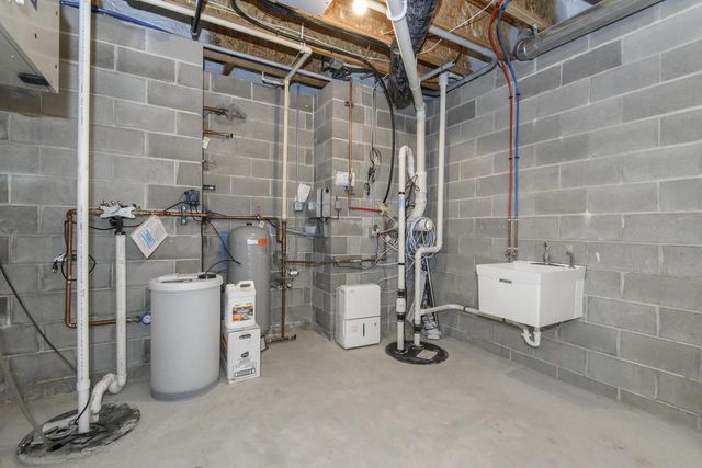 4179 Lily ROAD, West Bend, WI 53095