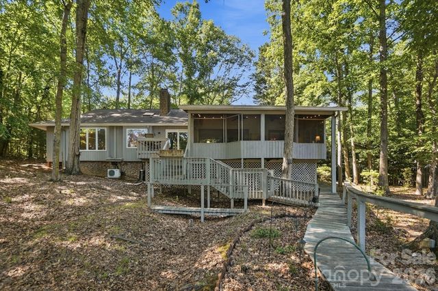 36 Water Thrush Road, Lake Wylie, SC 29710