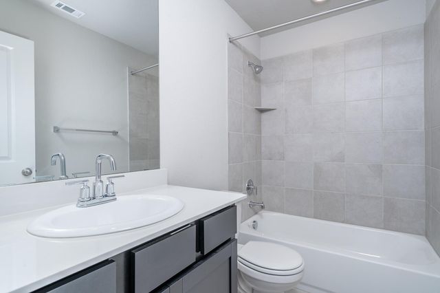 113 Outlaw DR, Liberty Hill, TX 78642