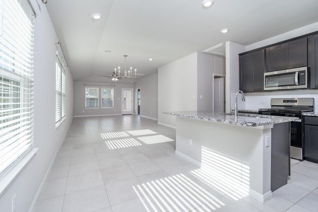 113 Outlaw DR, Liberty Hill, TX 78642