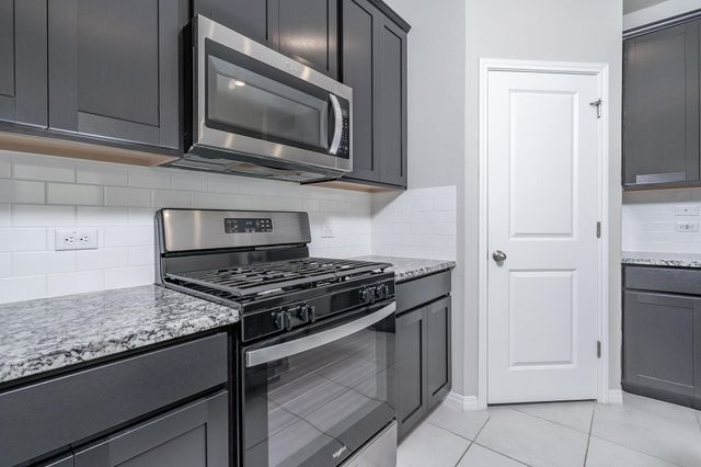 113 Outlaw DR, Liberty Hill, TX 78642