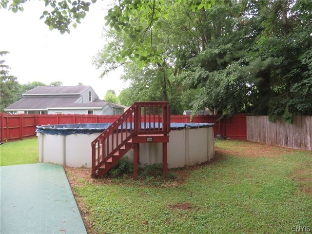 8 Pinecrest Road, New Hartford, NY 13413