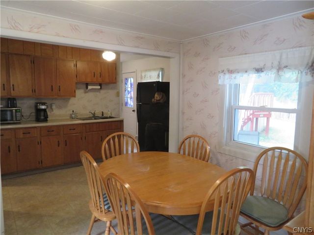 8 Pinecrest Road, New Hartford, NY 13413