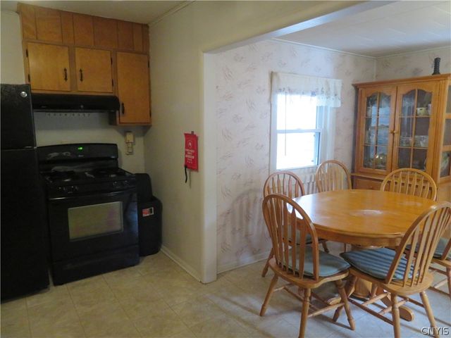 8 Pinecrest Road, New Hartford, NY 13413