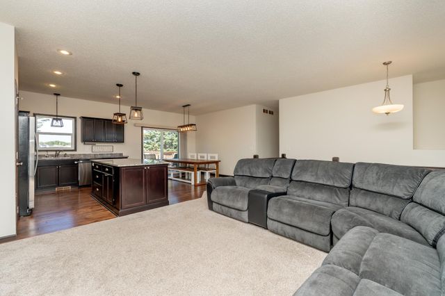 916 Forest Edge Drive, Jordan, MN 55352