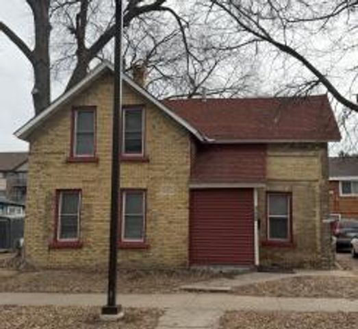 320 8th Avenue S, Saint Cloud, MN 56301