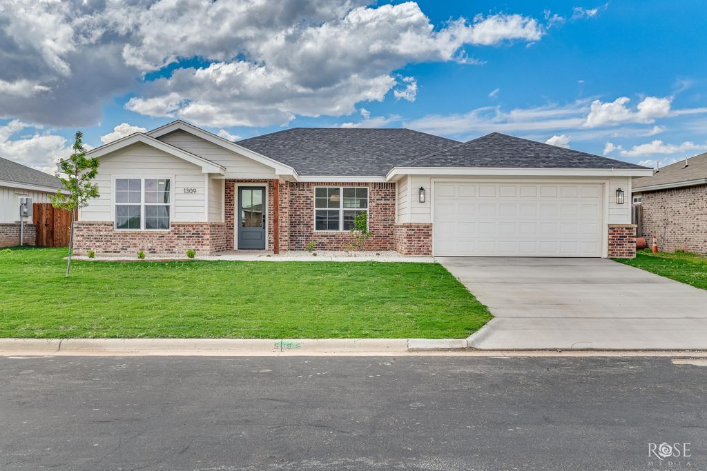 Image 1 of property listing at 1309 Johnny Lane, San Angelo, TX 76905