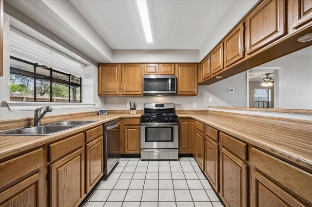 6915 Redwood Falls Drive, Pasadena, TX 77505